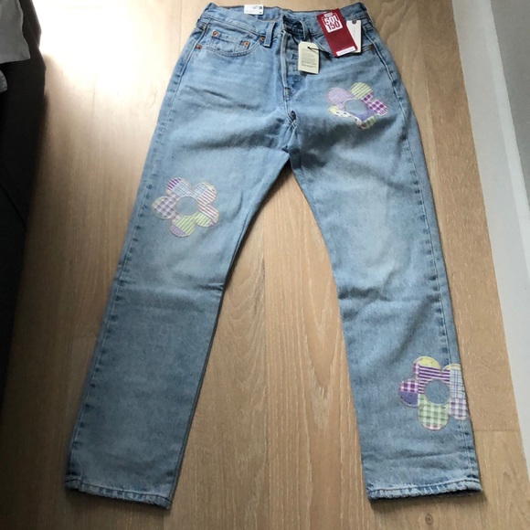 Levi's 501 High-Rise Straight-Leg Jeans Light Indigo Daisy  Patch Design Size 27 - Picture 7 of 13
